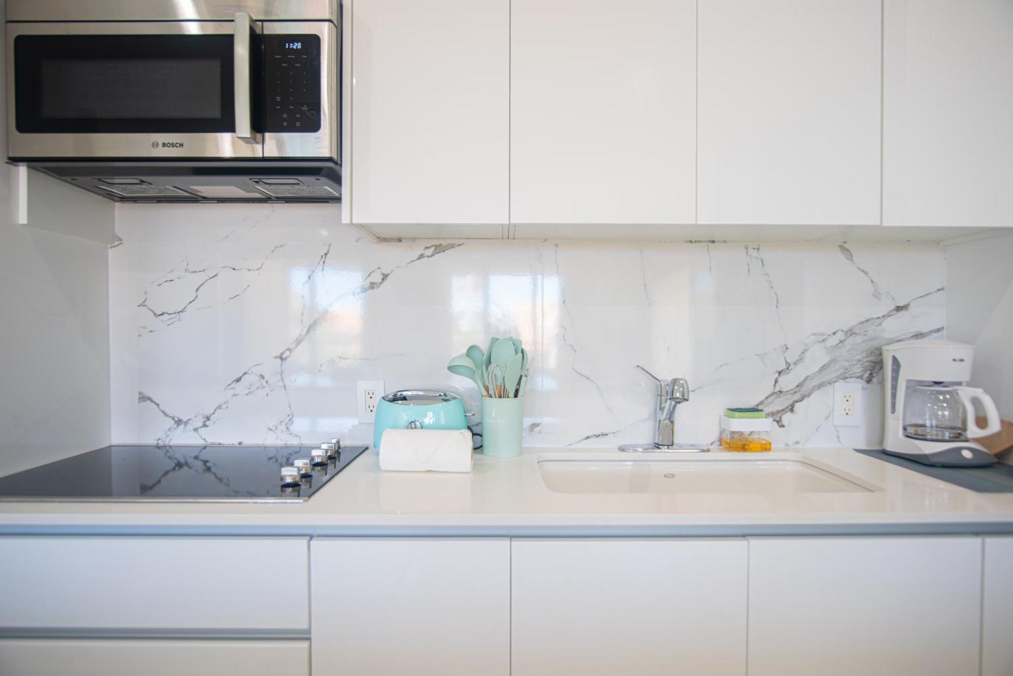 The Cove - Condo Hotel - Palm Beach Strip Bagian luar foto