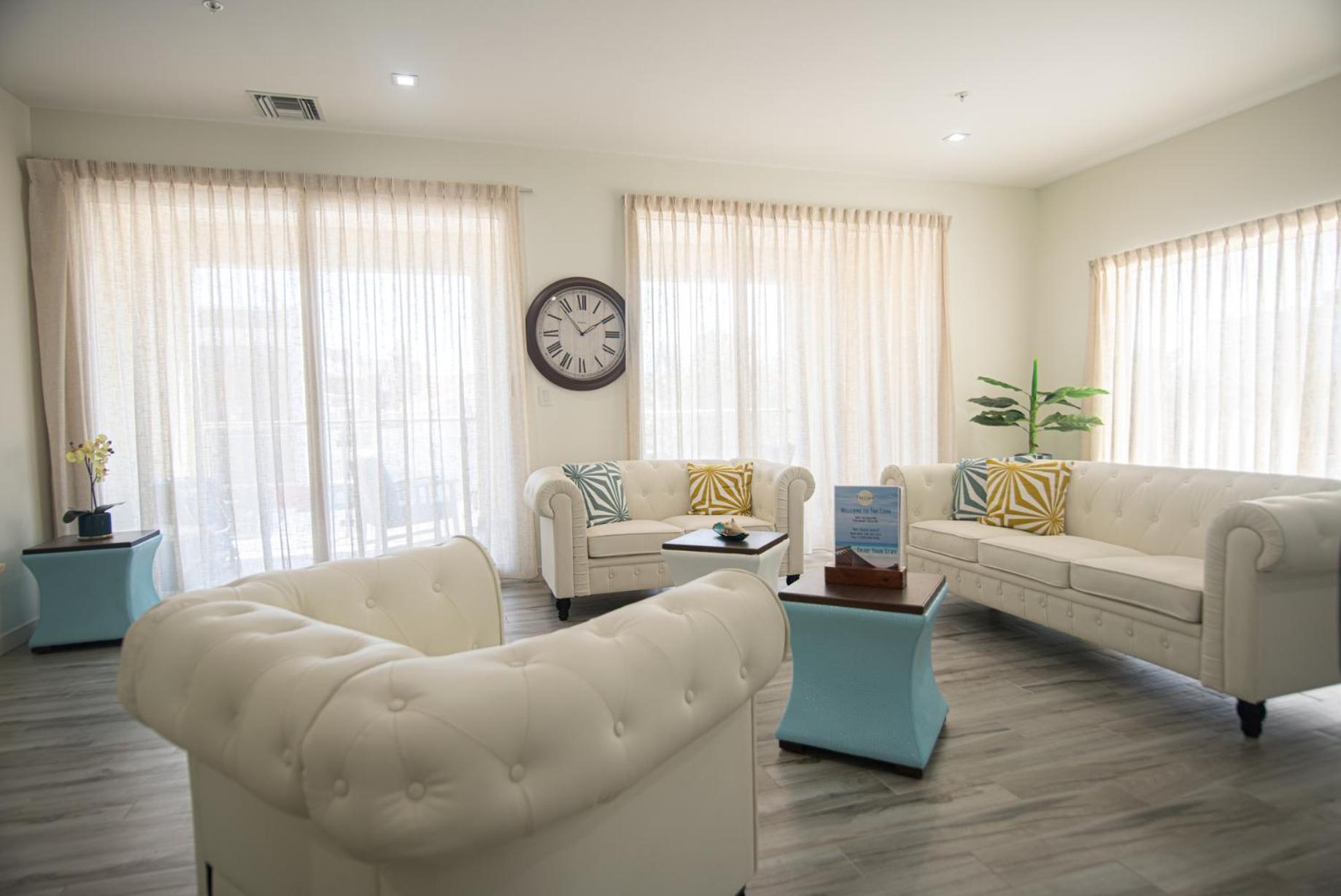 The Cove - Condo Hotel - Palm Beach Strip Bagian luar foto