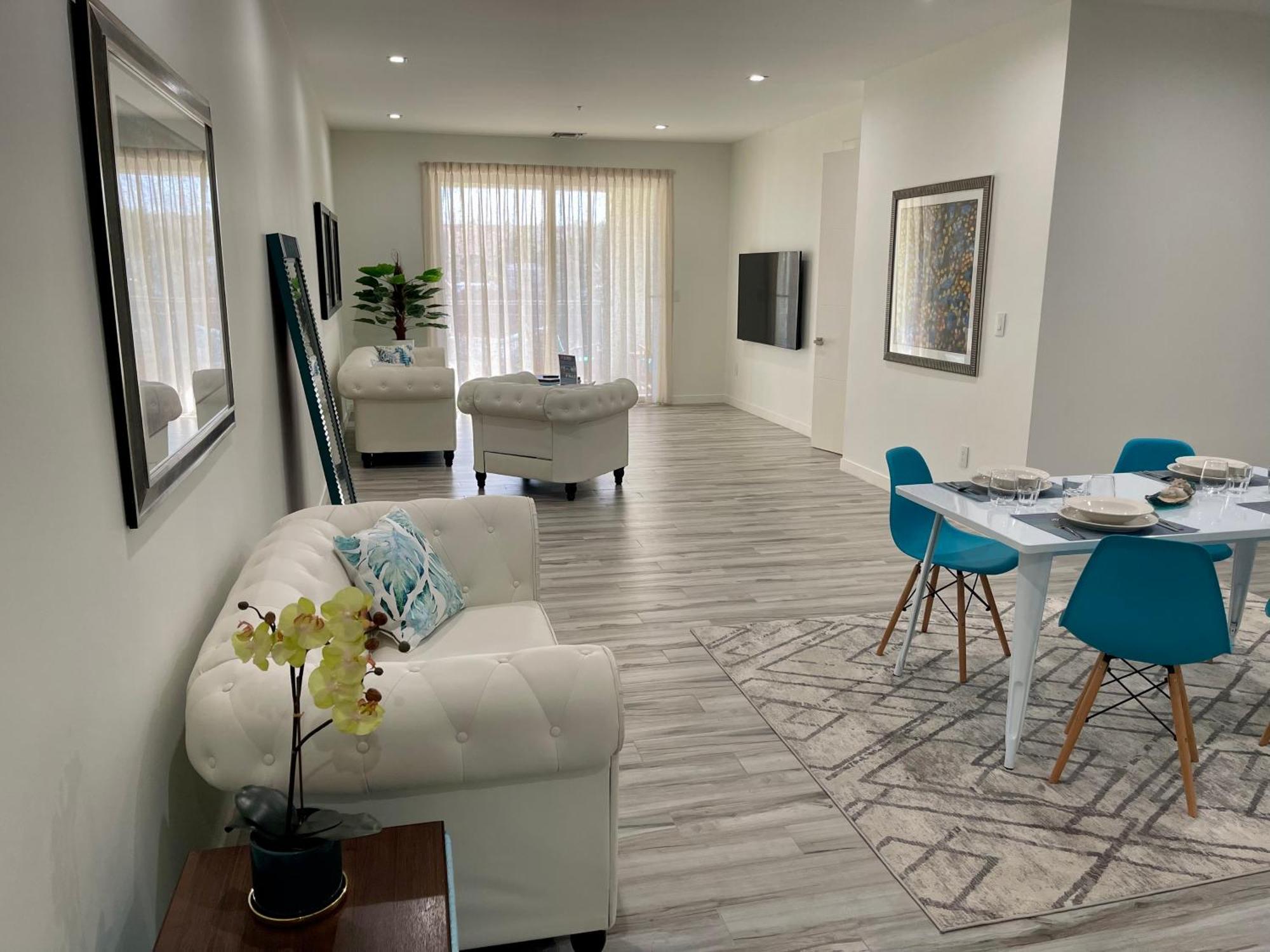 The Cove - Condo Hotel - Palm Beach Strip Bagian luar foto