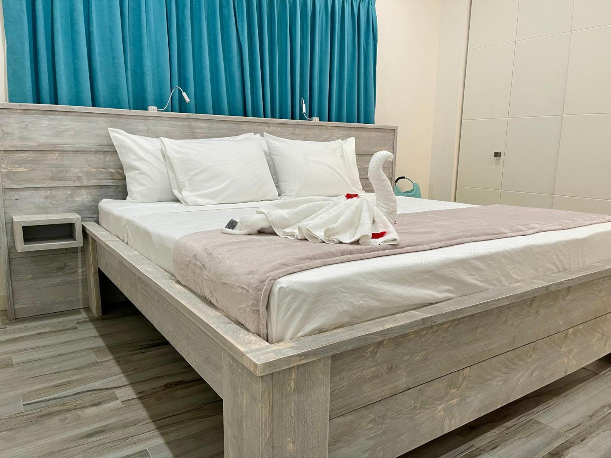 The Cove - Condo Hotel - Palm Beach Strip Bagian luar foto